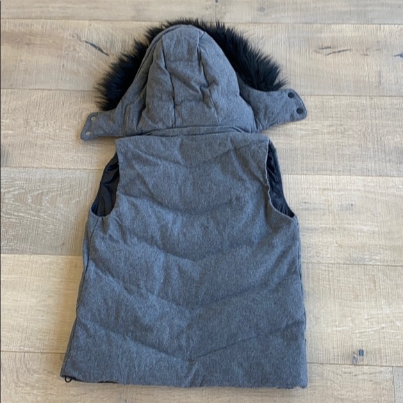 Gap grey vest - size M - Picture 8 of 15